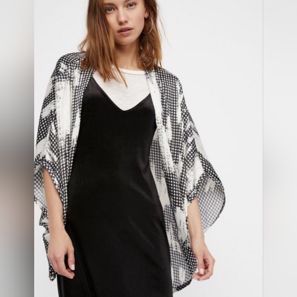 Free People Black and White Houndstooth Kimono